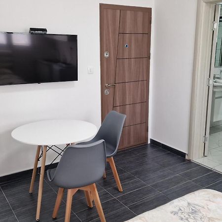 Apartman Tolosi Podgoriţa Exterior foto