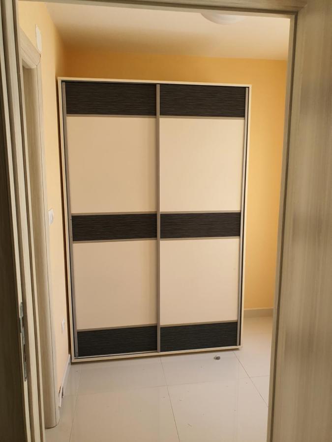 Apartman Tolosi Podgoriţa Exterior foto