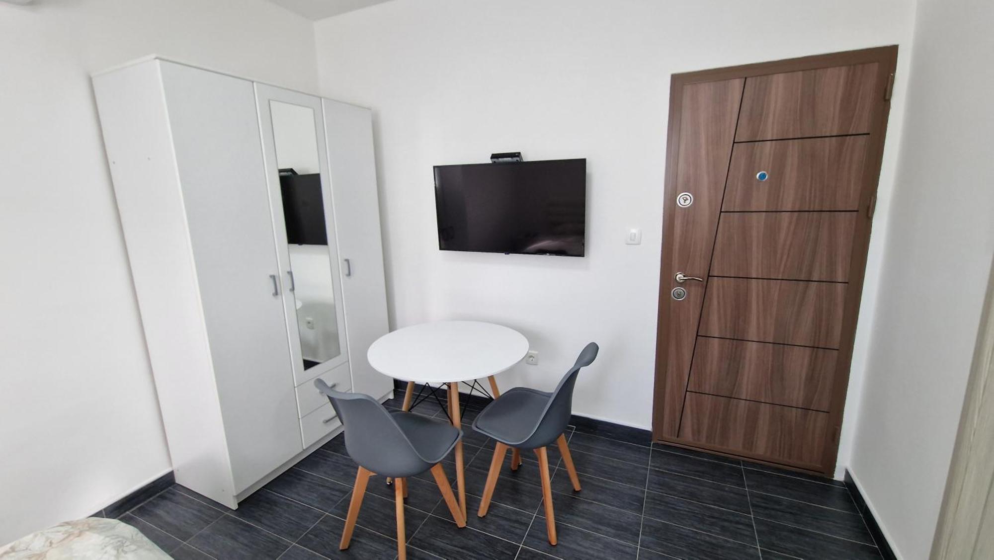 Apartman Tolosi Podgoriţa Exterior foto