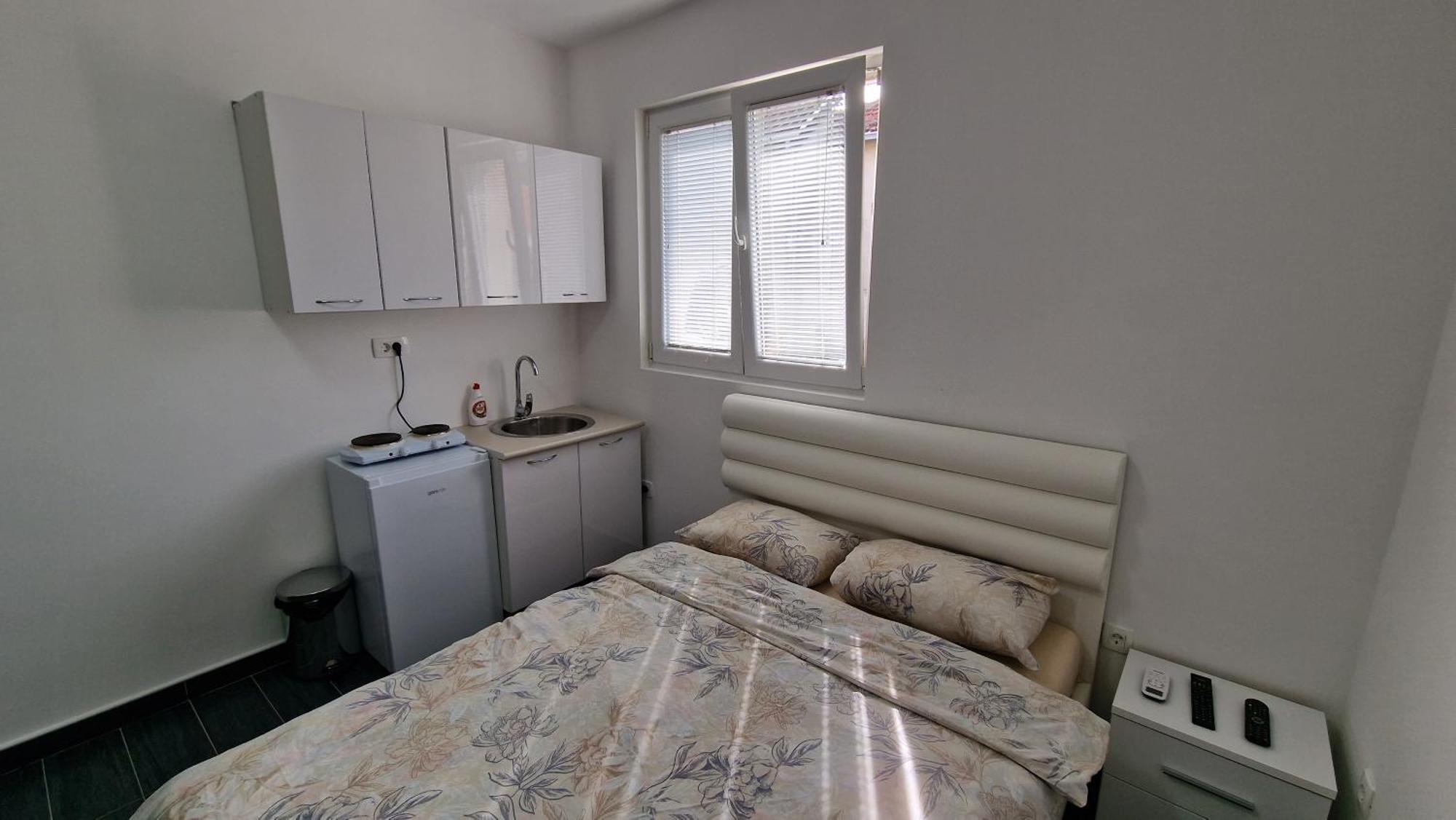 Apartman Tolosi Podgoriţa Exterior foto