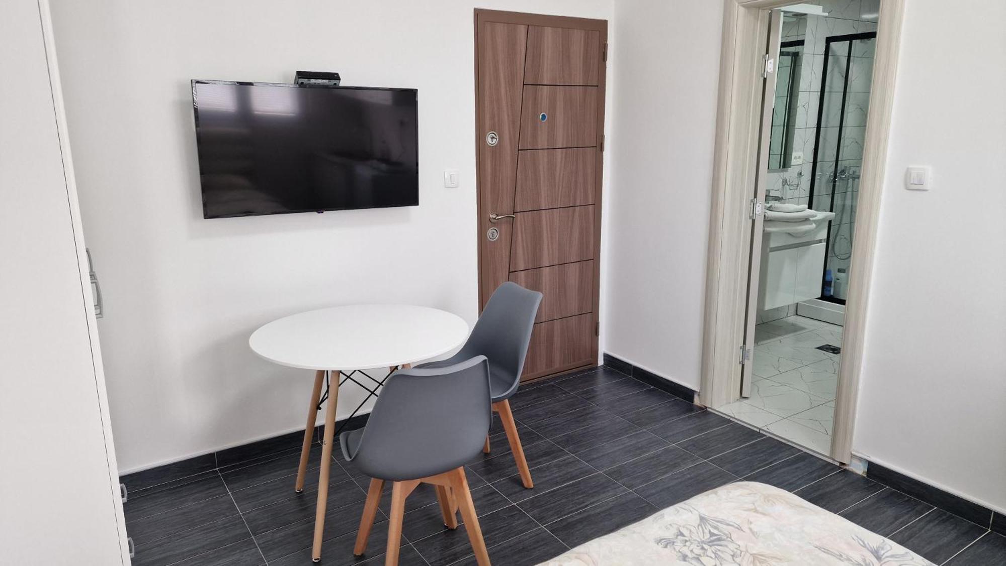 Apartman Tolosi Podgoriţa Exterior foto